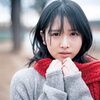 日向坂46上村ひなの、“美少女感”あふれる最新グラビア 白ワンピ姿も披露