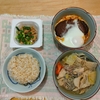 イシイのチキンハンバーグ&レンチン目玉焼き。野菜味噌汁。