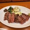 昭和歌謡と共に味わう厚切り牛タン　牛タン　荒