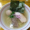 麺屋ぬまたで味玉塩ラーメンをいただく