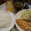 禄明軒で肉オムレツライス