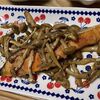  【レシピ付】鮭の黒胡椒ガーリックソテーを美味しく作るコツ。ピリッとスパイシーでおうちご飯にぴったり
