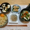 納豆卵かけごはん。ピーマン鶏肉詰。野菜スープ