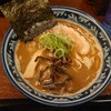 金沢市新保本にあるラーメン屋さん、一世風靡で魚介とんこつ大盛とライス