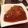 Kassi‘s Bar｜新橋｜ワインバーでワインチキンカレー