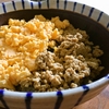 鶏そぼろの代わりに豆腐そぼろを使った「ヘルシー2色そぼろ丼」