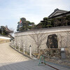 現光寺前の前田酒店
