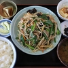 壁掛けの定食メニューを制覇する　その4　＠大網白里　まつや食堂　ニラレバ、アジフライ