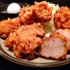 花の散るらむ