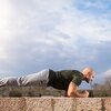 プランクが苦痛になってきたら、やり方を工夫して楽しく行う