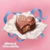 ILLIT - 「Almond Chocolate」歌詞意味と動画反応“ 恋が深まっていく様子を描いています”
