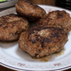 ハンバーグを夕食に決定　ベースギターの弾き方は脱力感