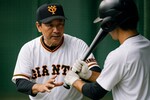 【巨人】二岡智宏ヘッドコーチ退団の理由は？打撃成績リーグ1位なのになぜ？経歴も解説