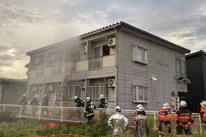 上越市南高田町のアパートで早朝に火災　