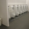 立ちションできない男の子──男子トイレという恐怖空間