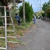 天高く空き家の草も刈られけり（あ）