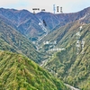 飯豊連峰「ギルダ池」（山形県小国）
