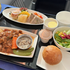 NH860便で日本へ帰国、その前に香港国際空港でまだ食べる