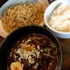 【今週のラーメン２０７４】 麺 池谷精肉店 （東京・秋川） 牛すじカレーつけそば＋小ライス