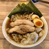 【今週のラーメン４４０５】 くじら食堂 nonowa東小金井店 （東京・東小金井） 特製生姜 ＋ ワンタン ＋ サッポロラガービール 赤星 中瓶　〜強まる寒さに旨さで防備！免疫強化を旨さで獲得！この冬必須アイテム極旨生姜麺！