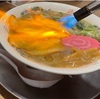 目の前で仕上げをしてくれる麺やゼットンのバラそば