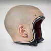 この人のヘルメットをどう脱がすのか？