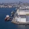 日本の貨物船もウクライナ沖で被弾、供給網の混乱は避け得ないのだろうか
