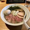 【今週のラーメン４４０４】 麺屋 さくら井 （東京・ＪＲ三鷹） 特製煮干らぁ麺 ＋ 味付き替え玉 ＋ 生卵　〜出汁・麺・肉・替え玉・・・全てがゴージャス！極上煮干しそば！今年食い逃した方はぜひ来年食うべし！