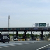 高速道路の料金所は、なぜあんなにたくさん並んでいるの？