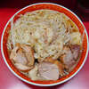 ラーメン二郎 上野毛店 - 梅雨の合間の落ち着いたタイミングを狙い通りに。気温も落ち着いた快適な夜の優しい二郎。夜鳴き蕎麦ならぬ「夜鳴き二郎」。雰囲気から内容から、癒され満たされた。なかなか食べきれない人のスープの濃さやアブラの食べ方考察。