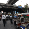 【ニュース】バンコクでタクシーが橋脚に衝突炎上、運転手と乗客死亡
