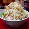 ラーメン二郎 中山駅前店 - つけ味冷や汁なし。艶々アブラとほぐし豚（歓喜）。改めて各パーツ複雑に絡み合って構成された深い味わい。