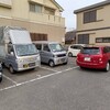 今日は日曜日でスタッフはお休みです。カローラで会社の駐車場に行き、