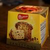 今シーズン二つ目のパネトーネは定番の Bauducco Classic Panettone でした。