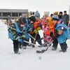 国後島・古釜布 幼稚園児による長靴アイスホッケー大会開催