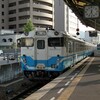 高松駅に到着する373D列車を撮影する JR四国