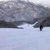 白馬岩岳 2月11日滑走レポート：新雪30㎝、ゲレンデ上部は強風・視界が悪く、雪面の起伏が見えにくいハードなコンデション