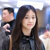 TWICE、金浦国際空港を通じて日本に出発…大晦日「NHK紅白歌合戦」に出演へ！