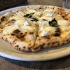 イロッタで熱々ピザ「クワトロフォルマッジ」のランチ