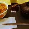 松屋 生姜焼き定食 と 牛めし うまうま