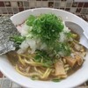町田「ラーメン40番」で大盛りネギ増しラーメンを食べる。濃厚な魚介豚骨スープとネギは安定の組み合わせよね？。