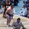 40歳玉鷲が35歳高安との41回目の対戦を制した「高安が頑張る姿は元気になる」 