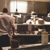「貧乏暇なし」を英語で言うと？ 　ネイティブも使うフレーズ