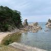 新潟県笹川流れと白山島、山形県トトロの木