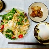 一人暮らしのOLって、皆何を食べてるんですか？自炊？外食？コンビニ？〔朝食・昼食・夕食〕