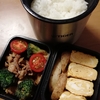 男子高校生のお弁当　今日のメインは豚バラのYOSHIDAソース炒め