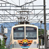 近江鉄道　イルミ＆立派な翼の新ＨＭ²　ハロウィン，ひこにゃん・がちゃこん