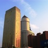 海源站前電子城から見上げた空(中国・大連)