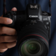 オリジナルストラップ、最大45,000円キャッシュバック等。「EOS R SYSTEM誕生キャンペーン」。