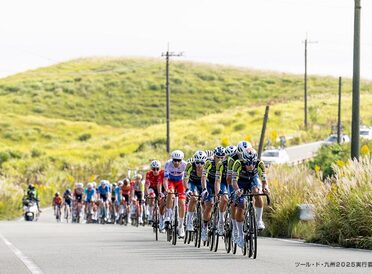 レースも阿蘇の景色も途切れずに配信。低軌道衛星通信が支えた「マイナビ ツール・ド・九州２０２５」ライブ中継